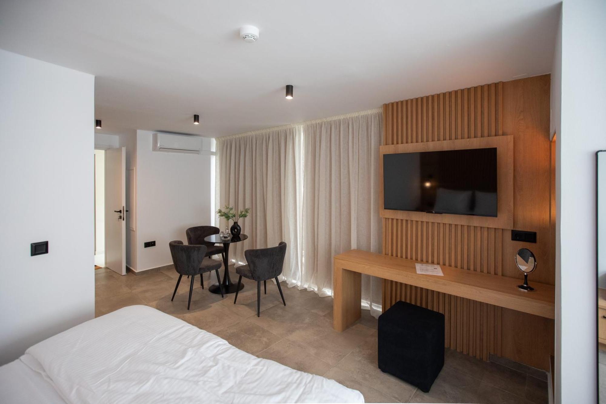 Griffin Suites Heraklion  Ngoại thất bức ảnh
